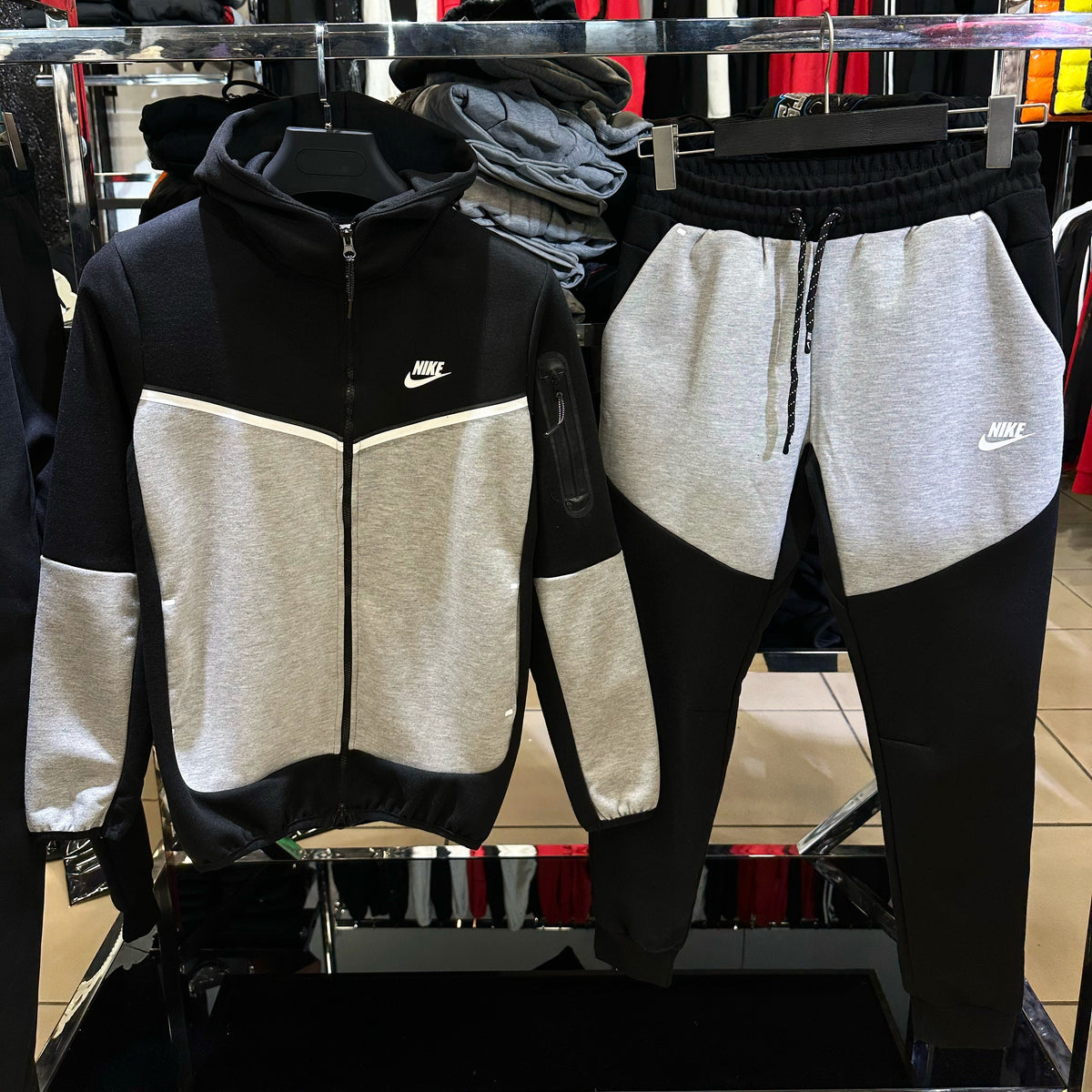 NIKE TECH FLEECE - ΣΕΤ ΦΟΡΜΕΣ 2024